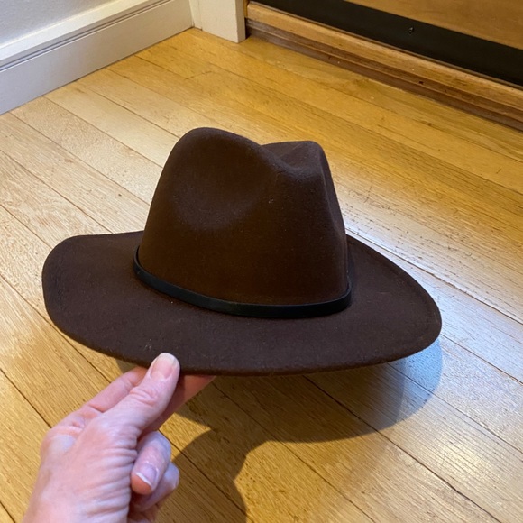 NWOT Brown felt hat - Picture 3 of 4